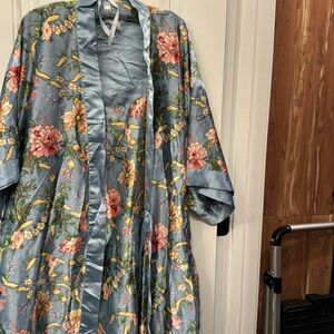 Floral robe and nightgown set